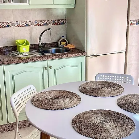 Apartamento En Primera Línea De Playa, Céntrico, Tranquilo