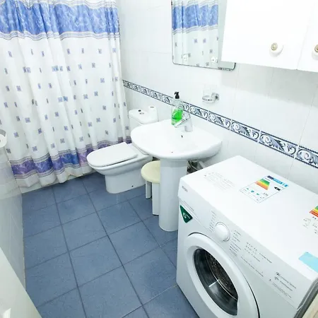 En Primera Linea De Playa, Centrico, Tranquilo Apartment