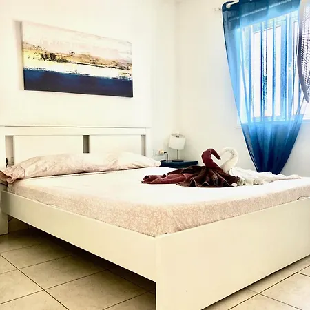 En Primera Linea De Playa, Centrico, Tranquilo Playa de las Americas (Tenerife)